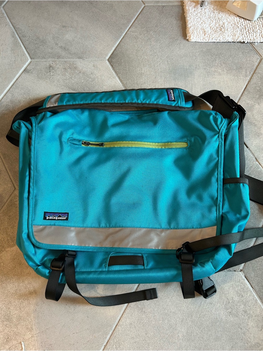 Patagonia messenger bag